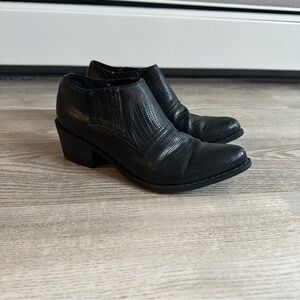 Coconuts By Matisse Black Croc Short Pointed  Boot Shoes 7